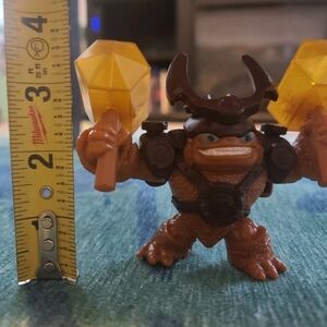 Giants Crusher Figure - Brown and Yellow